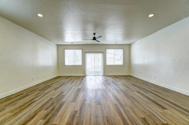 Photo - 1667 Iron Dr Casa