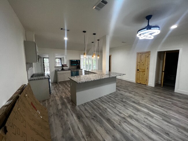 Photo - 208 Cliffdale Ave