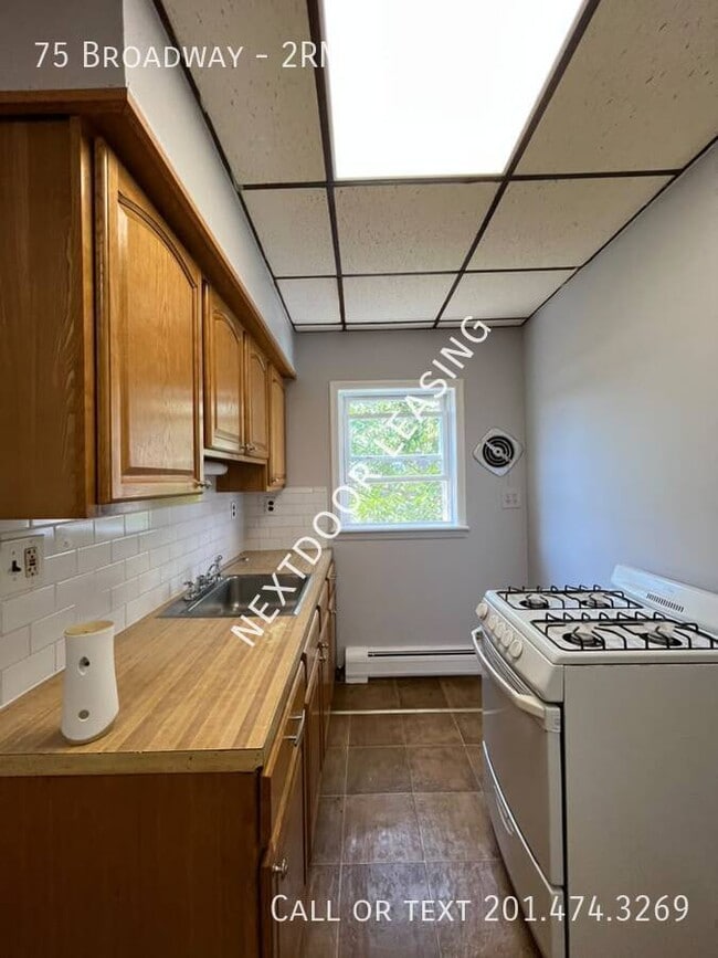 Building Photo - 75 Broadway-2RM Unit 2RM