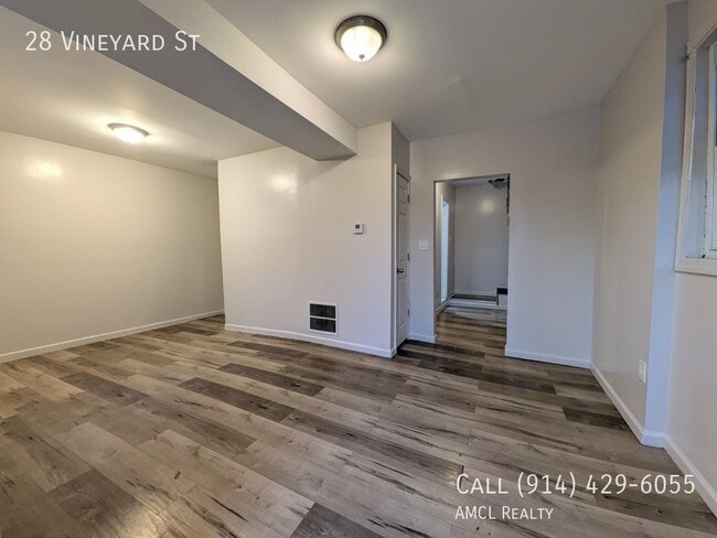 Photo - 28 Vineyard Ave