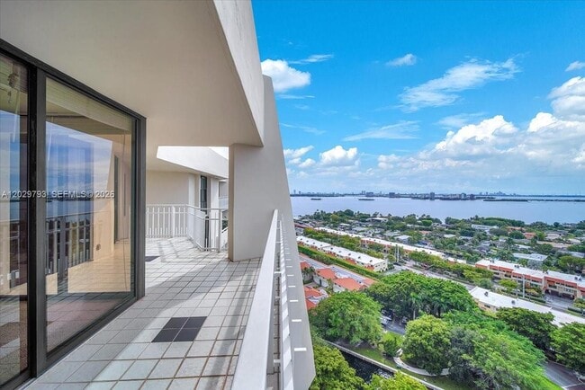 Photo - 1000 Quayside Terrace Unit TS-10