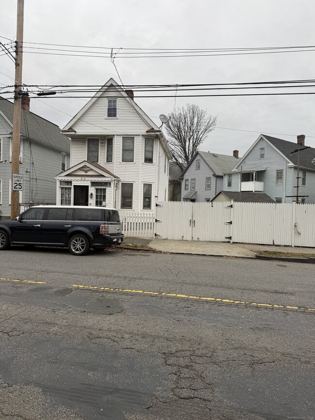 Photo - 412 Dewey St