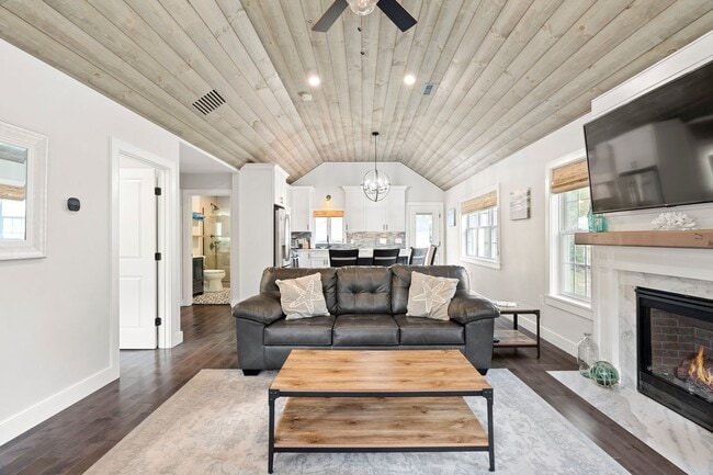 Photo - 10 Willow Ln