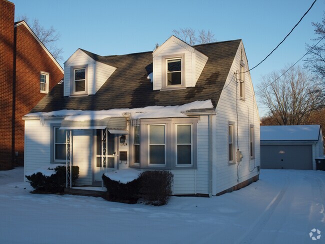 Building Photo - 3724 Yale Ave NW Rental