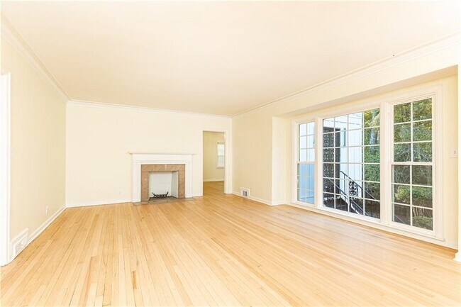 Photo - 200 W Paces Ferry Rd NW