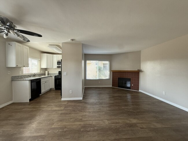 10713 Lisa Meadows Dr Unidad D