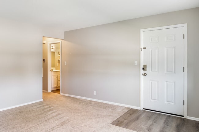 Photo - 7215 Euston St Unit 2