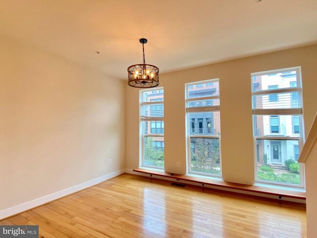 Photo - 924 King Farm Blvd