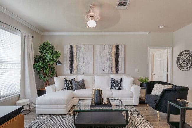 Photo - Kensington Crossings