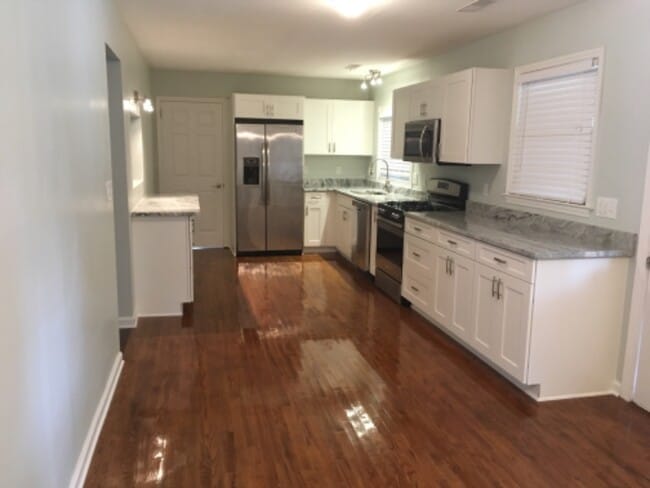 Building Photo - 215 Cardinal Dr Rental