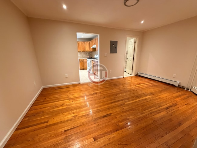 Photo - 2320A Powell Ave