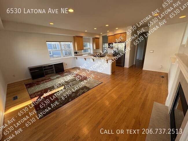 Photo - 6530 Latona Ave NE