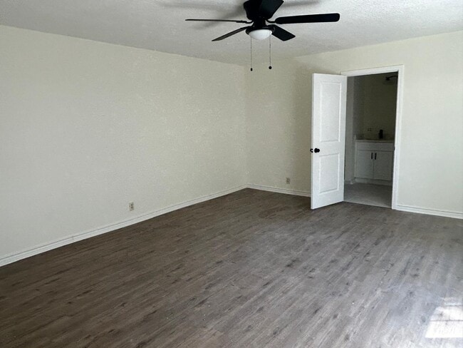 Building Photo - 23026 Cranberry Trail