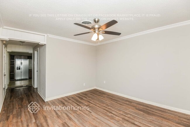 Photo - 208 Ennis St