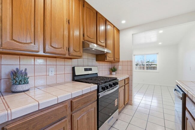 Photo - 1861 Nelson Dr