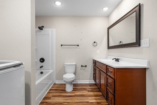 Photo - 1709 Evans Rd