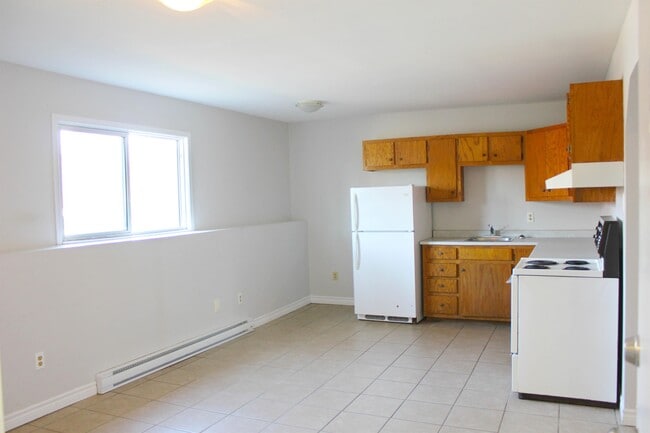 Building Photo - 6 Kingsview Ct Unit 2