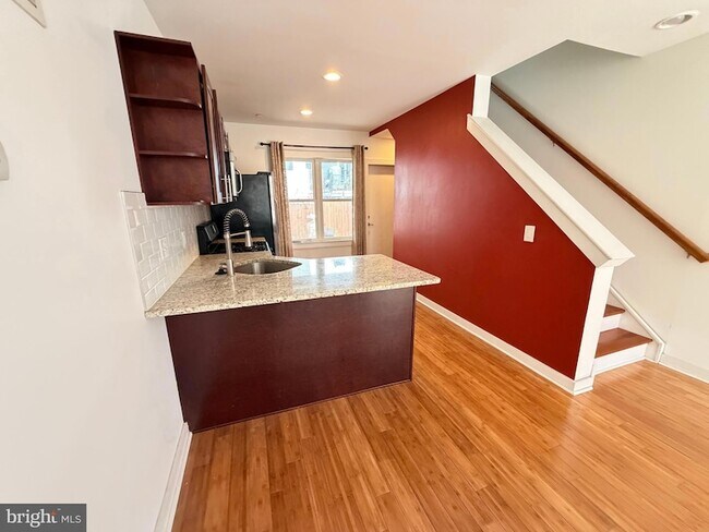 Photo - 3013 W Cabot St