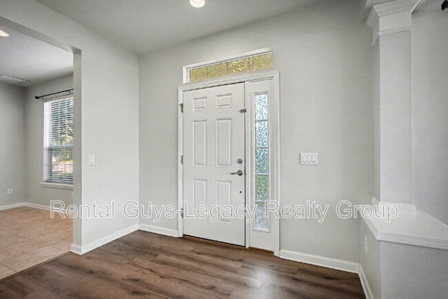 Photo - 6986 Roundleaf Dr