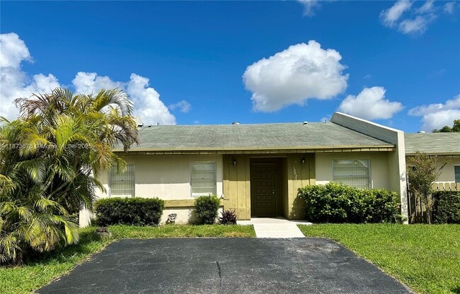 Building Photo - 12024 SW 110th St Cir E Rental