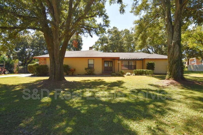 Building Photo - 1715 High Point Dr