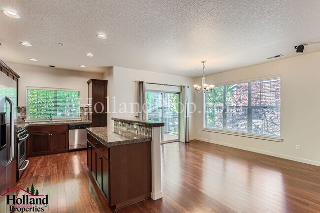 Photo - Beautiful 3-Bedroom Open Concept Condo in ...