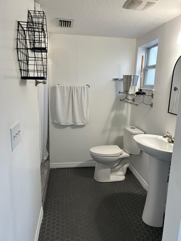 Building Photo - 1709 Furey Dr