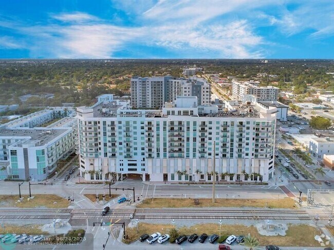 Building Photo - 140 S Dixie Hwy Unit 413 Rental