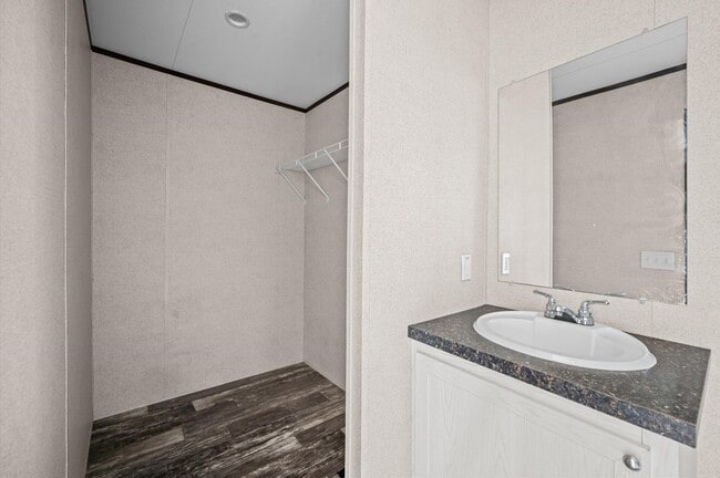 Photo - 423 Silliman St