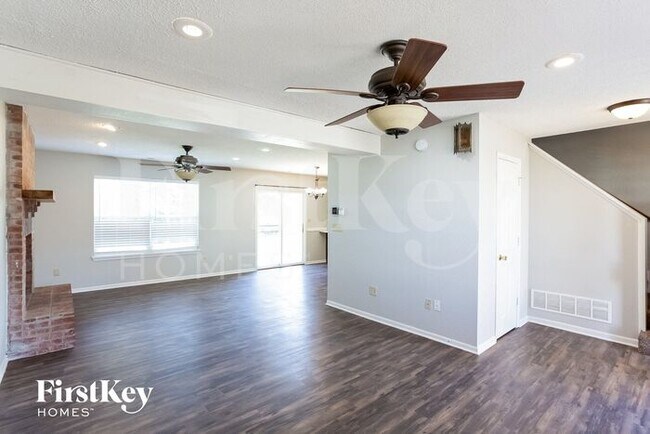 Photo - 18009 Sanibel Cir