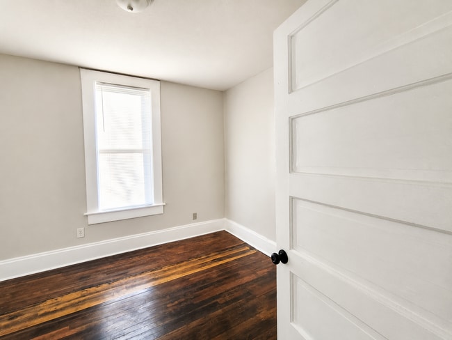 Building Photo - 3129-3131 N Wellington PL Unit 3131 N Wellington Pl
