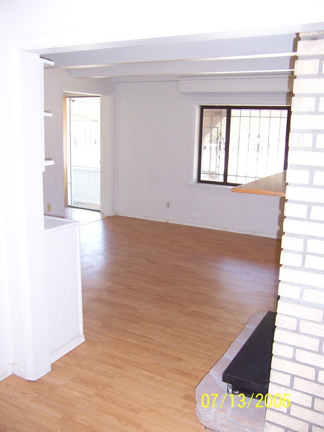 Photo - 237 Vermont St NE