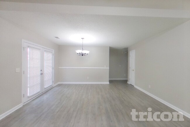 1310 May Oak Cir