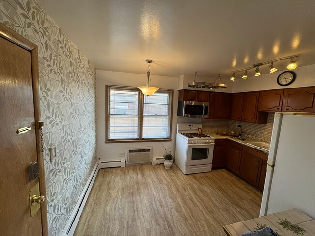 Photo - 6331 W Devon Ave Unit 2R