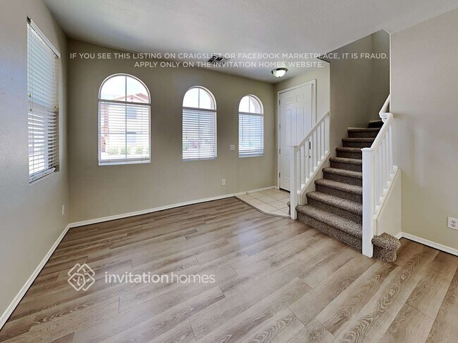 Photo - 1515 E Sheraton Ln