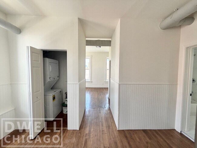 Photo - 1362 N Bosworth Ave Unit 3A