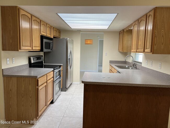 Photo - 1911 Talloak Rd