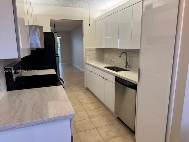 Photo - 12501 SW 14th St Unit 112R