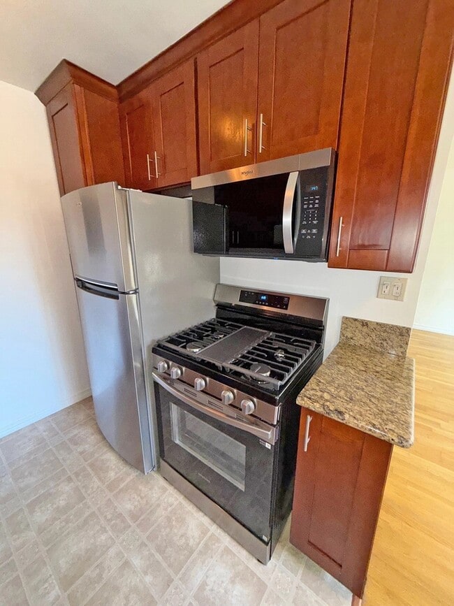 Photo - 1263 Hayworth Ave Unit 24