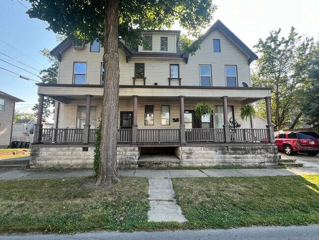 Building Photo - 2217-2219 S Harrison St Unit 2219 S Harrison St Apt A