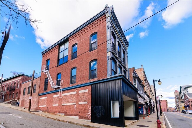 Photo - 114 Main St Unit 1A