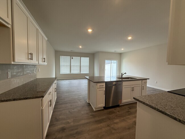 Photo - 1475 Amberview Ln