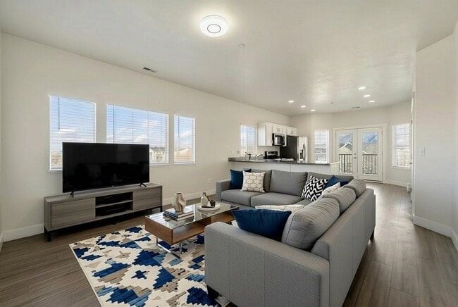 13528 Venicia Way Unidad 9