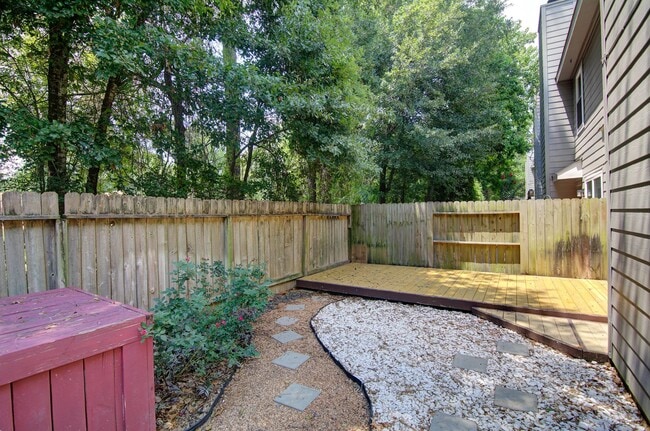 Photo - 127 N Villa Oaks Dr