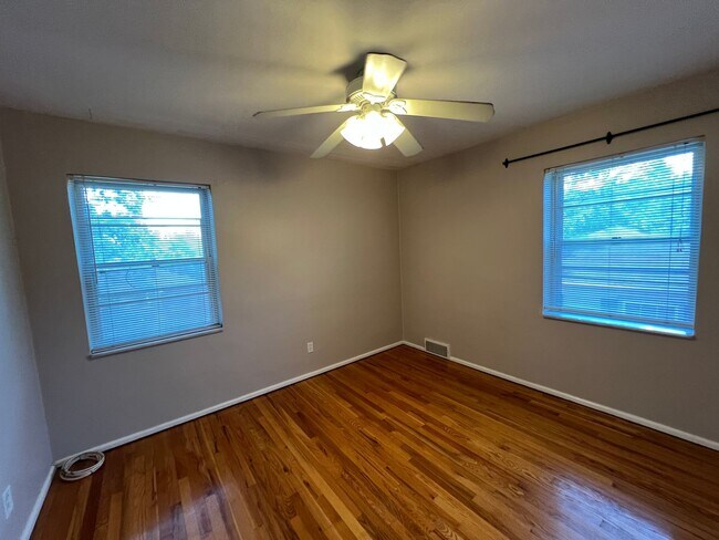 Photo - 1102-1104 Ralph Unidad 1104 Ralph Terrace