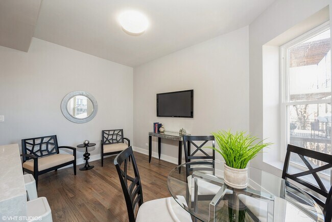 Photo - 5021 S Indiana Ave