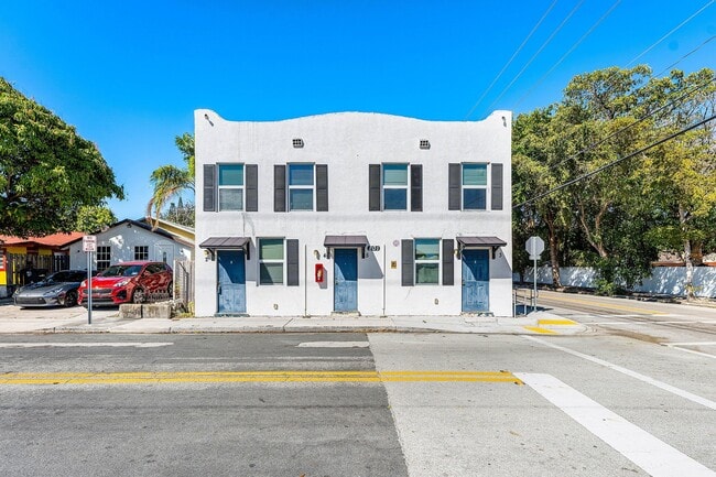 Photo - 801 Dobbins St Unit 2