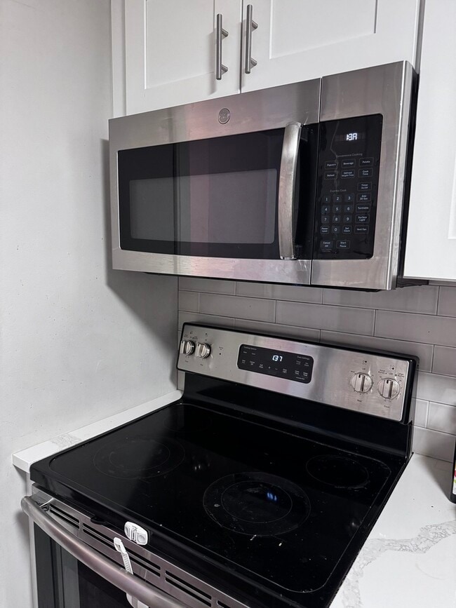 Photo - 2100 N Lincoln Park W Unit 9EN