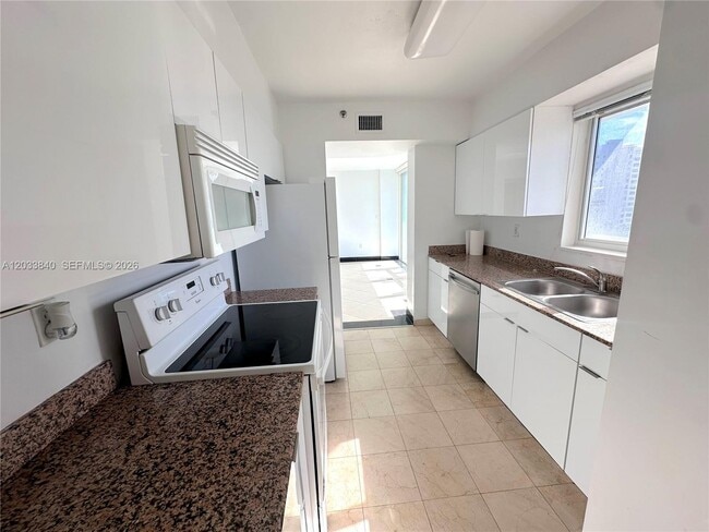 Photo - 5900 Collins Ave Unit 906