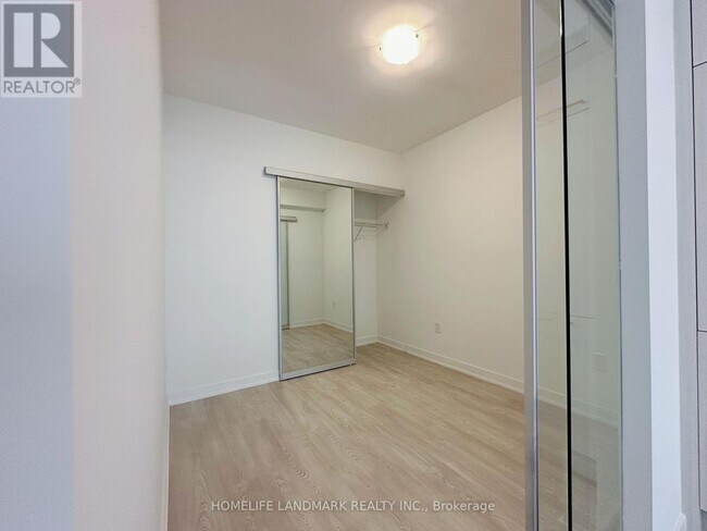 Photo - 634 Church St Unité 2601